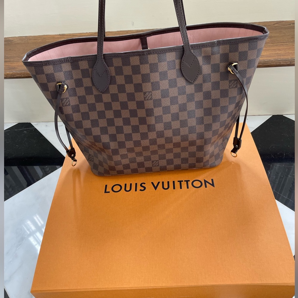 Louis Vuitton Neverfull MM Damier Ebene | Rose Ballerine Interior